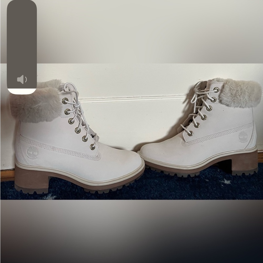 Timberland size 8.5 with heel cute fur on top lace up snow boots new with tag